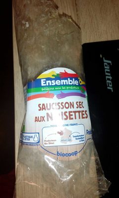 Saucisson aux noisettes